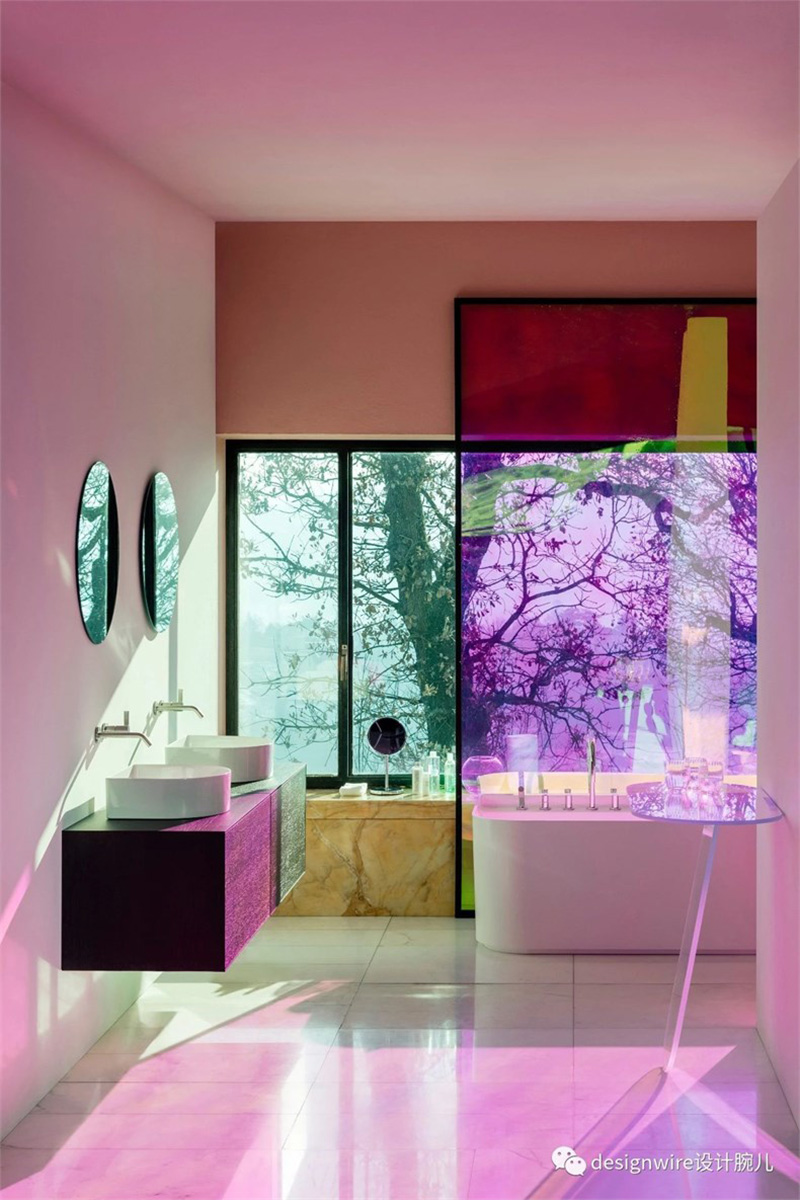 4Patricia Urquiola X Moroso 玻璃折射下的色彩艺术.jpg